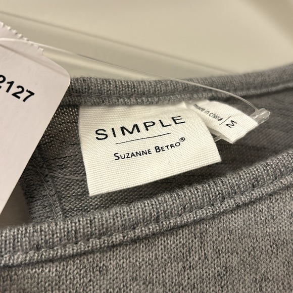 Simple by Suzanne Petro gray tunic with pockets and navy blue mountain scene - Picture 2 of 4